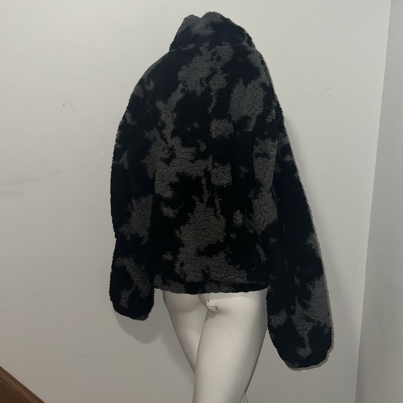 PLUSH ZIP UP - Picture 2 of 8